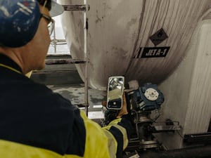 xshielder-back-view-operator-01