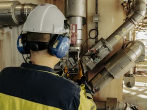 xshielder-device-in-use-01